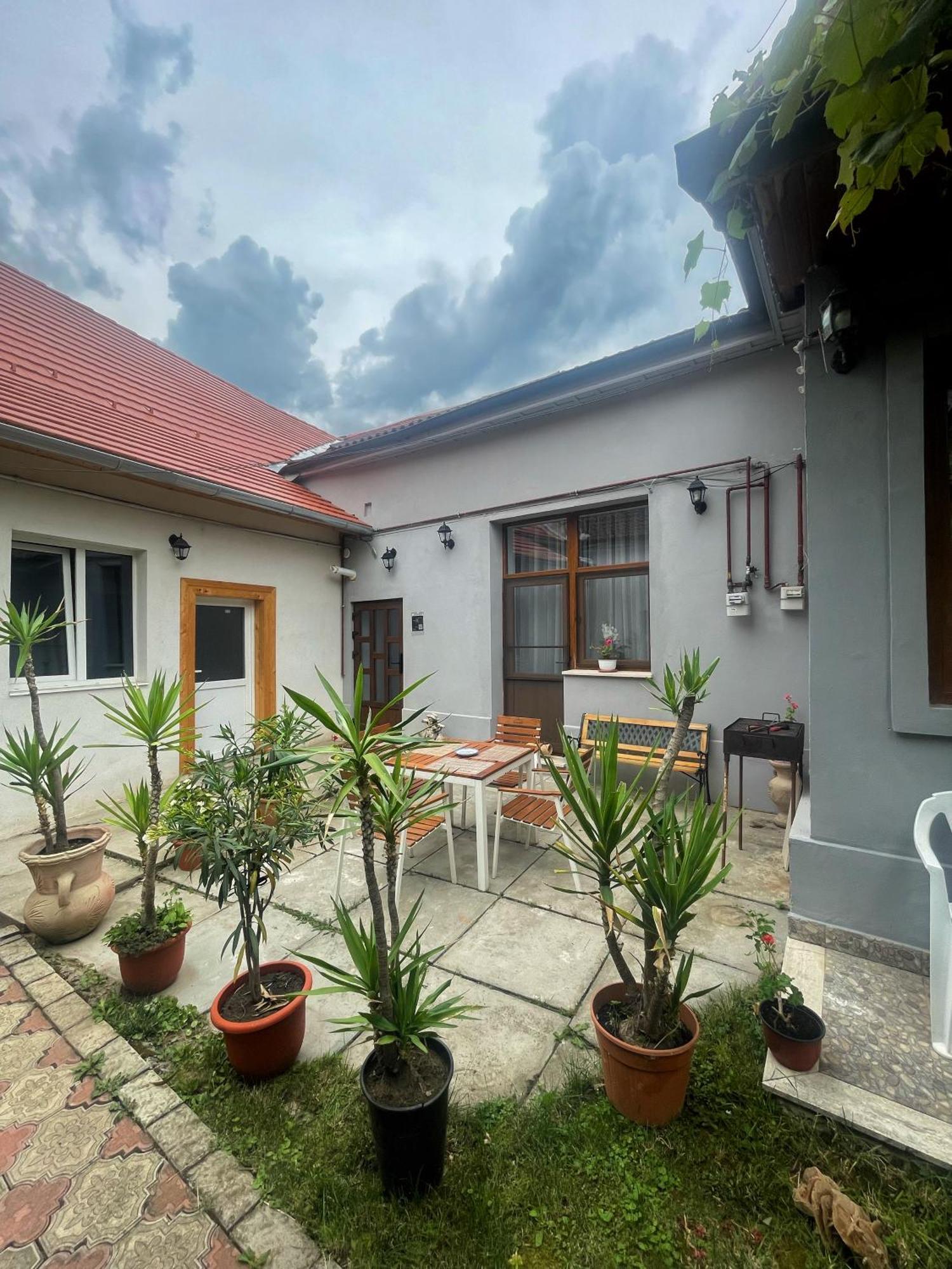 Marco'S Studio Fagaras Ngoại thất bức ảnh